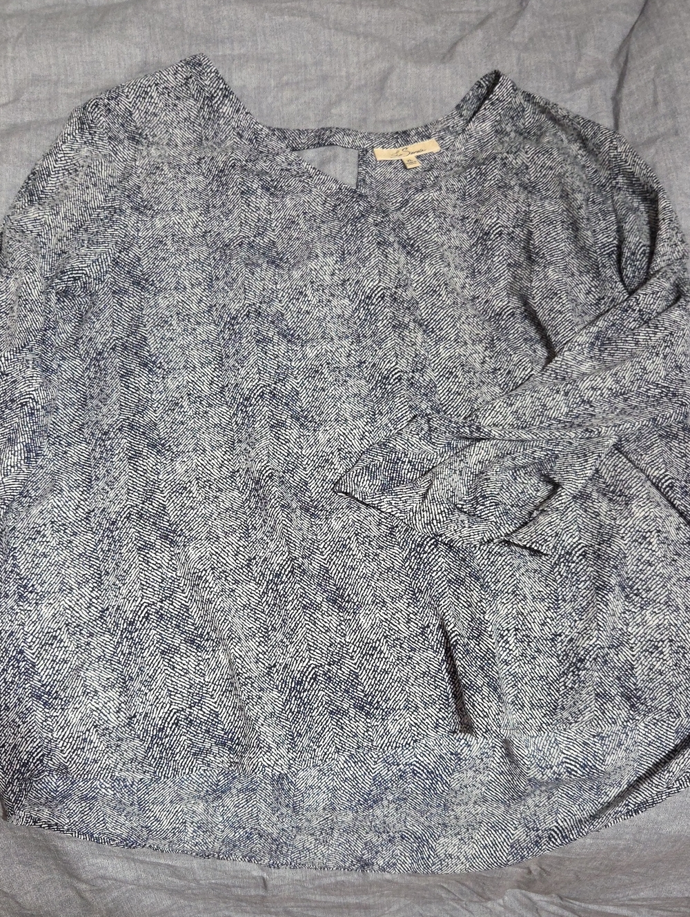 Lightweight Navy & White Patterned Blouse - Unknown Brand